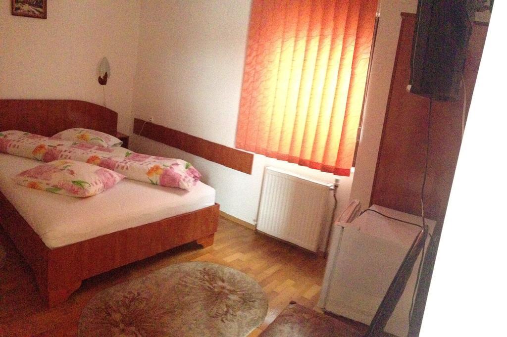 Motel Buti Sighetu Marmatiei Ruang foto