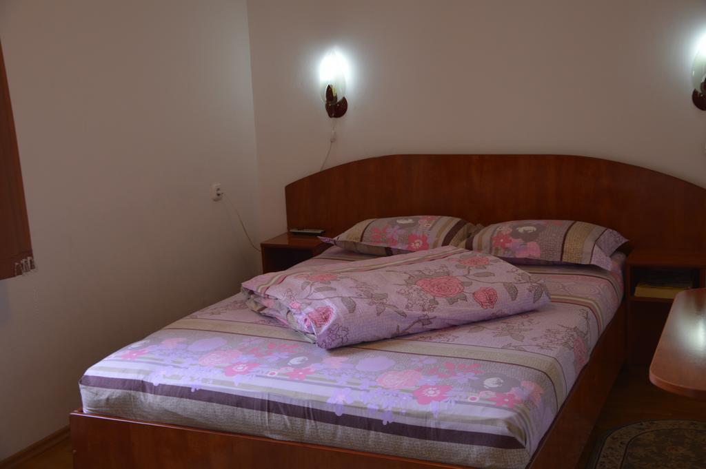 Motel Buti Sighetu Marmatiei Ruang foto