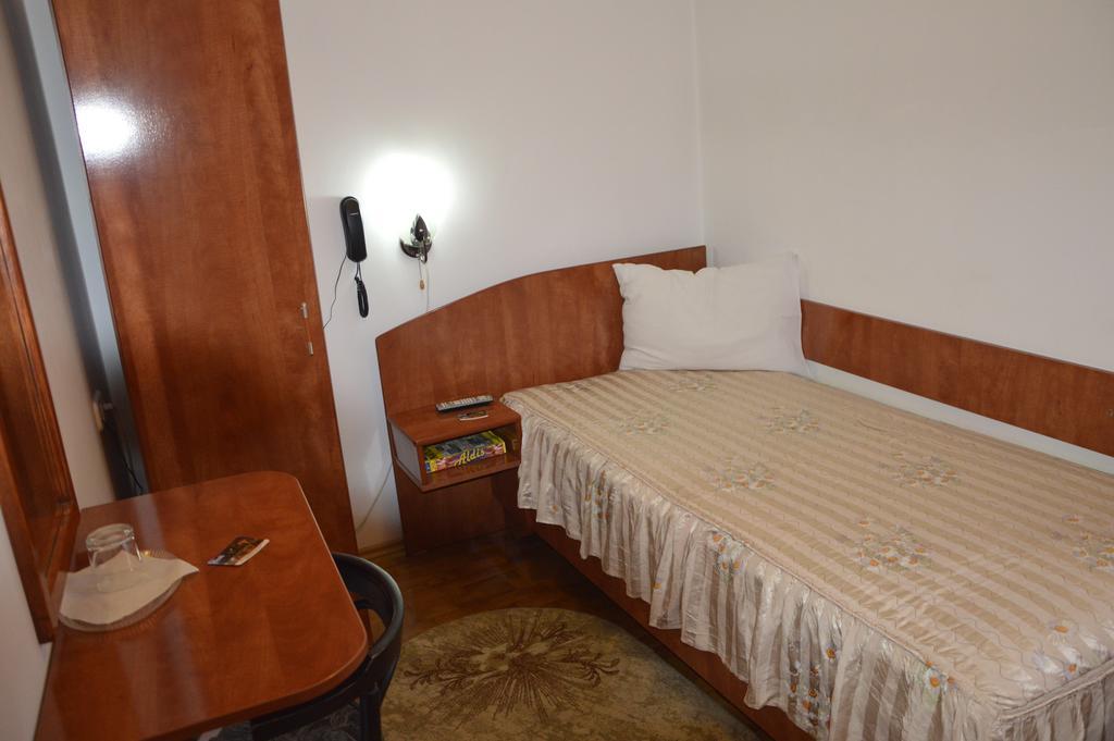 Motel Buti Sighetu Marmatiei Ruang foto