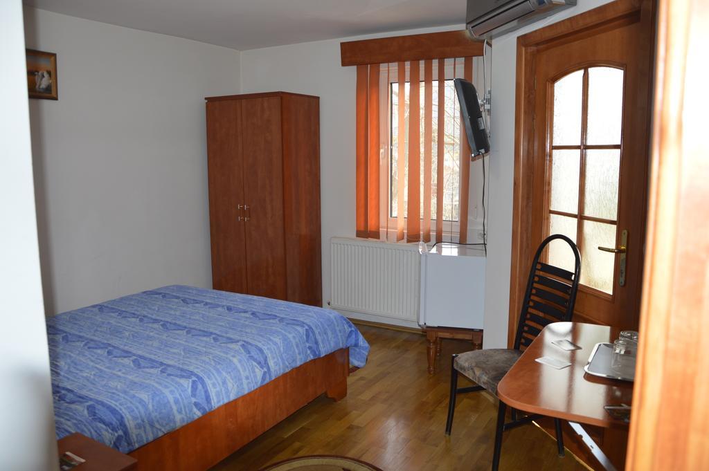 Motel Buti Sighetu Marmatiei Ruang foto