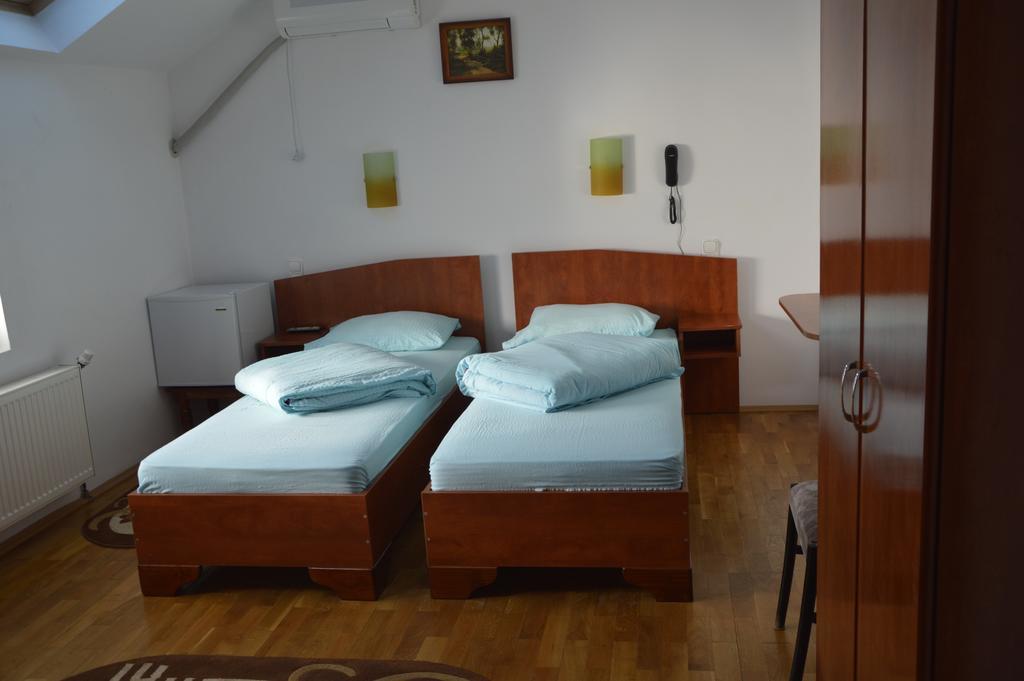Motel Buti Sighetu Marmatiei Ruang foto