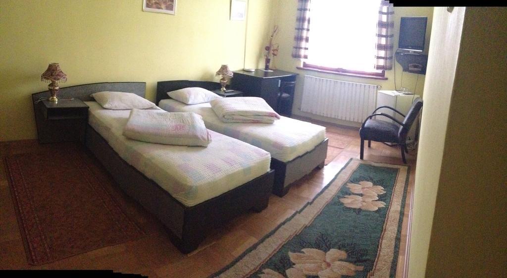 Motel Buti Sighetu Marmatiei Ruang foto
